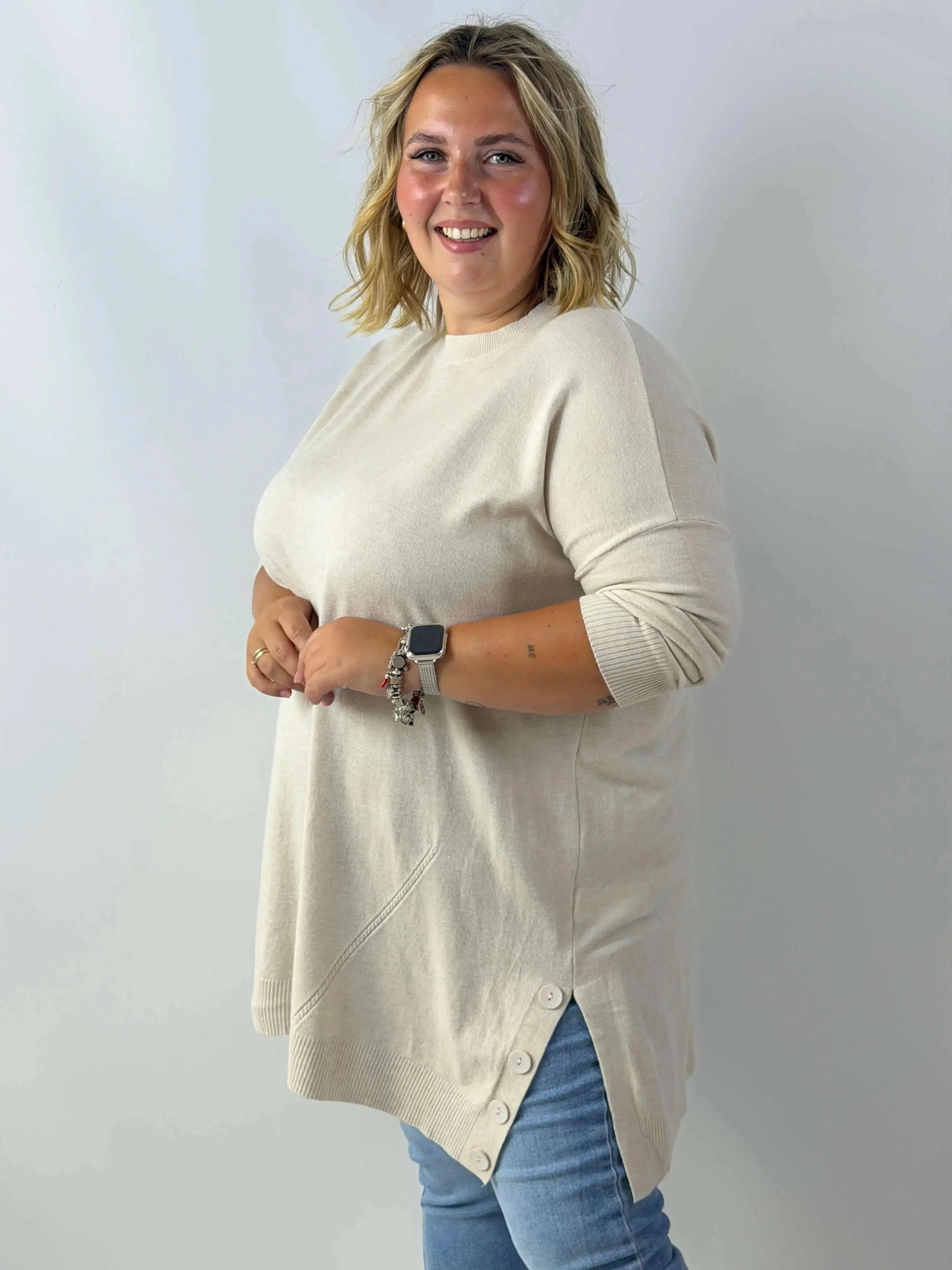Tunika sweterkowa Plus Size z ozdobnymi guzikami po bokach Stylowa XL
