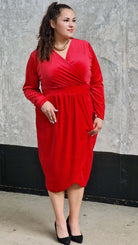 Welurowa sukienka z kopertowym dekoltem Stylowa XL