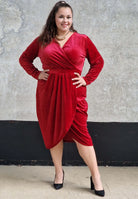 Welurowa sukienka z kopertowym dekoltem Stylowa XL