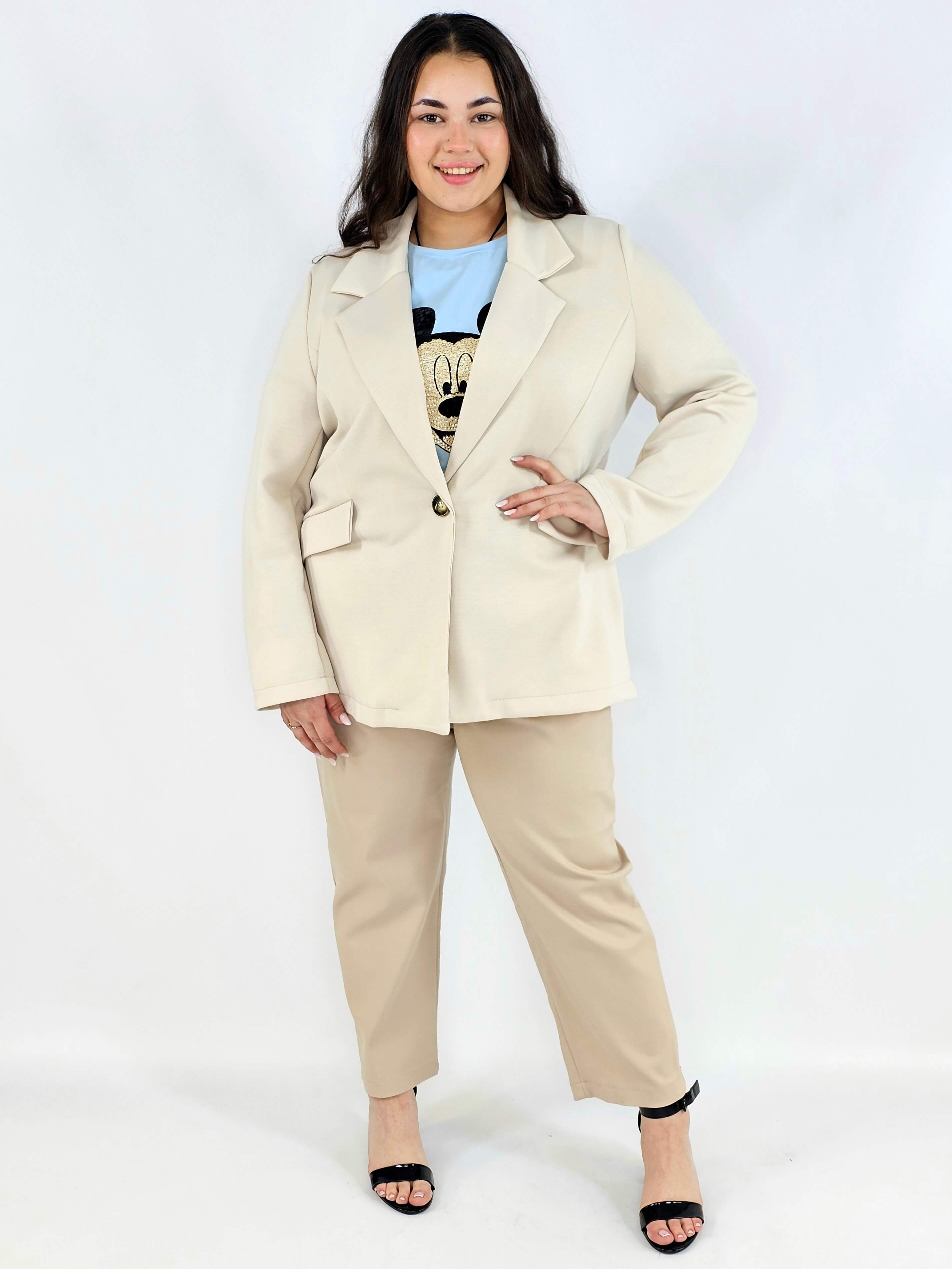 Żakiet plus size o klasycznym kroju – wygodny i stylowy Stylowa XL