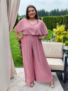 Zjawiskowy kombinezon z plisowanymi nogawkami – styl i wygoda w jednym! 🌸 Stylowa XL