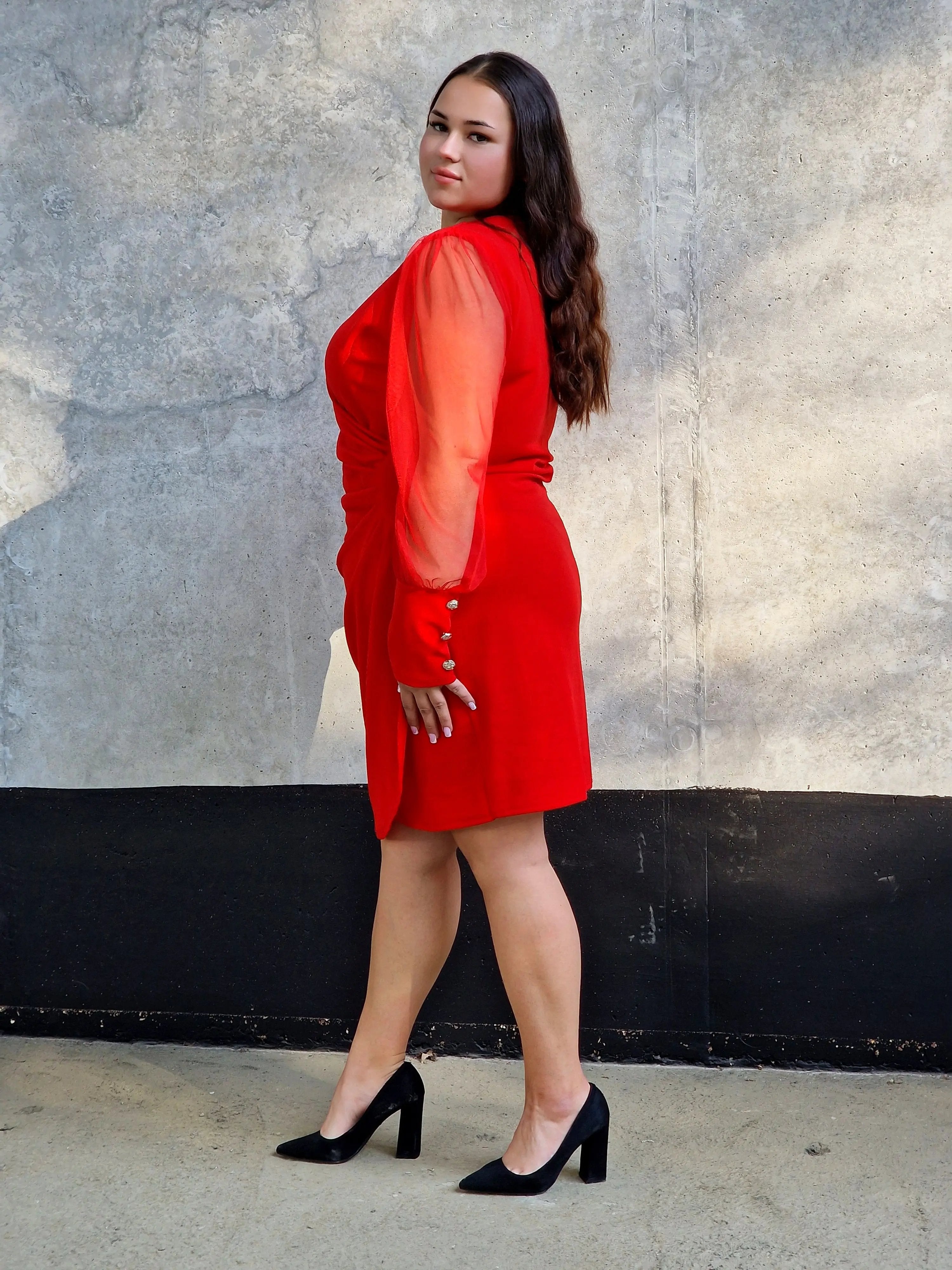 Zmysłowa sukienka kopertowa z szyfonowym rękawem Stylowa XL