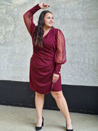 Zmysłowa sukienka kopertowa z szyfonowym rękawem Stylowa XL