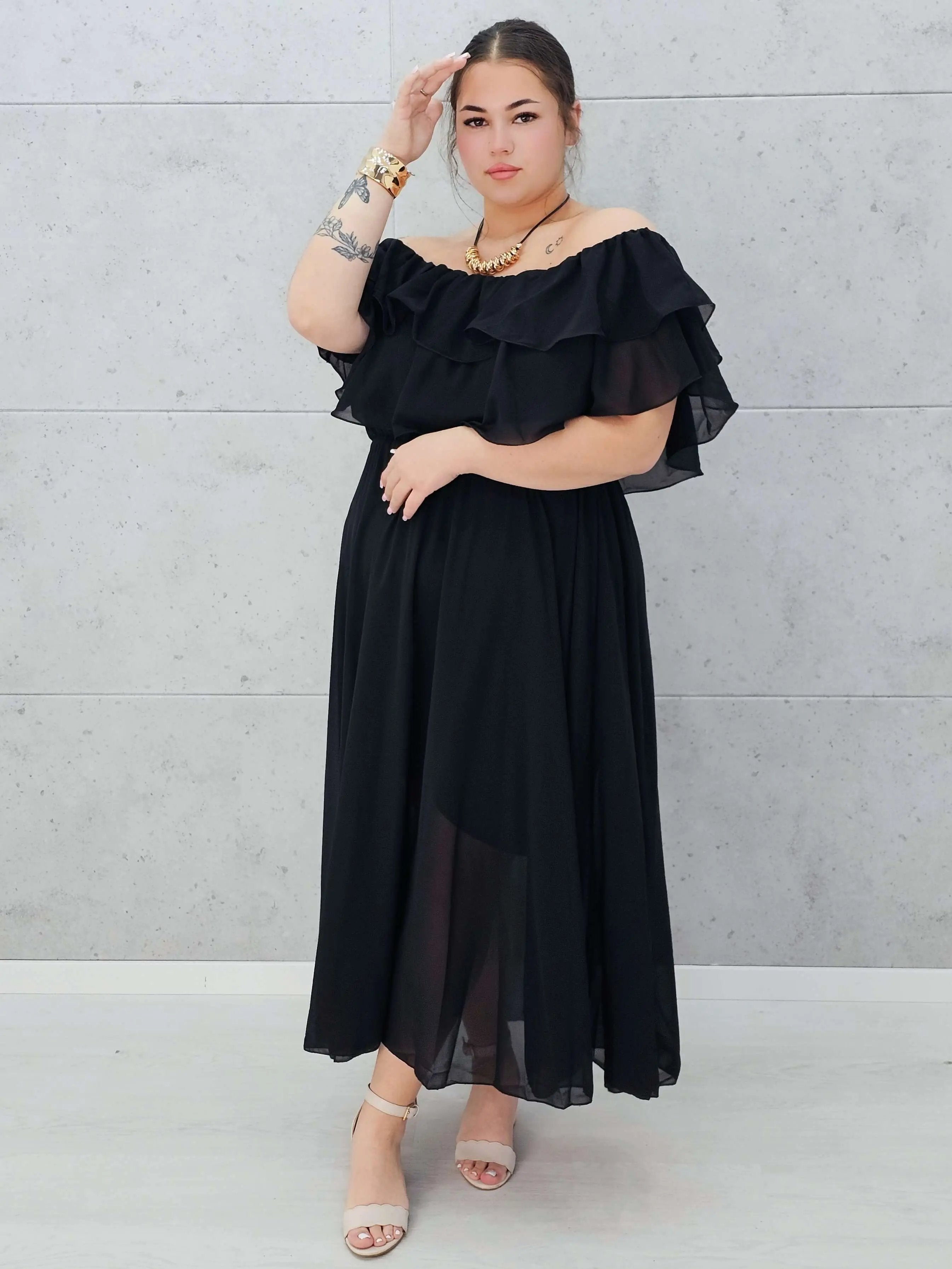 Zwiewna sukienka hiszpanka z efektowną falbaną Stylowa XL