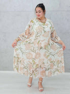 Zwiewna sukienka w kwiaty maxi z falbaną –moda dla kobiet plus size Stylowa XL