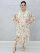 Zwiewna sukienka w kwiaty maxi z falbaną –moda dla kobiet plus size Stylowa XL