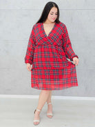 Sukienka w kratę plus size z dekoltem kopertowym Stylowa XL