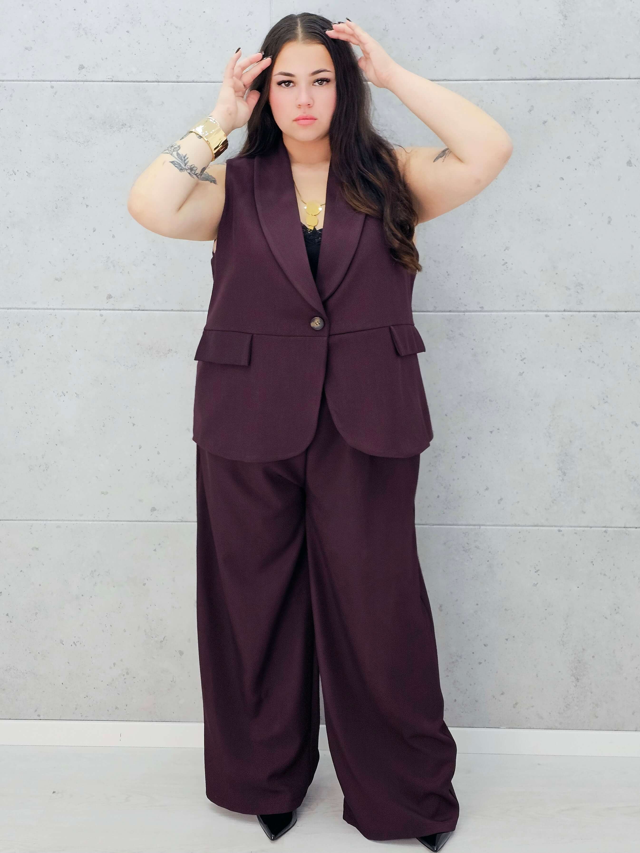 Komplet z kamizelką plus size – elegancka moda XXL na każdą okazję Stylowa XL