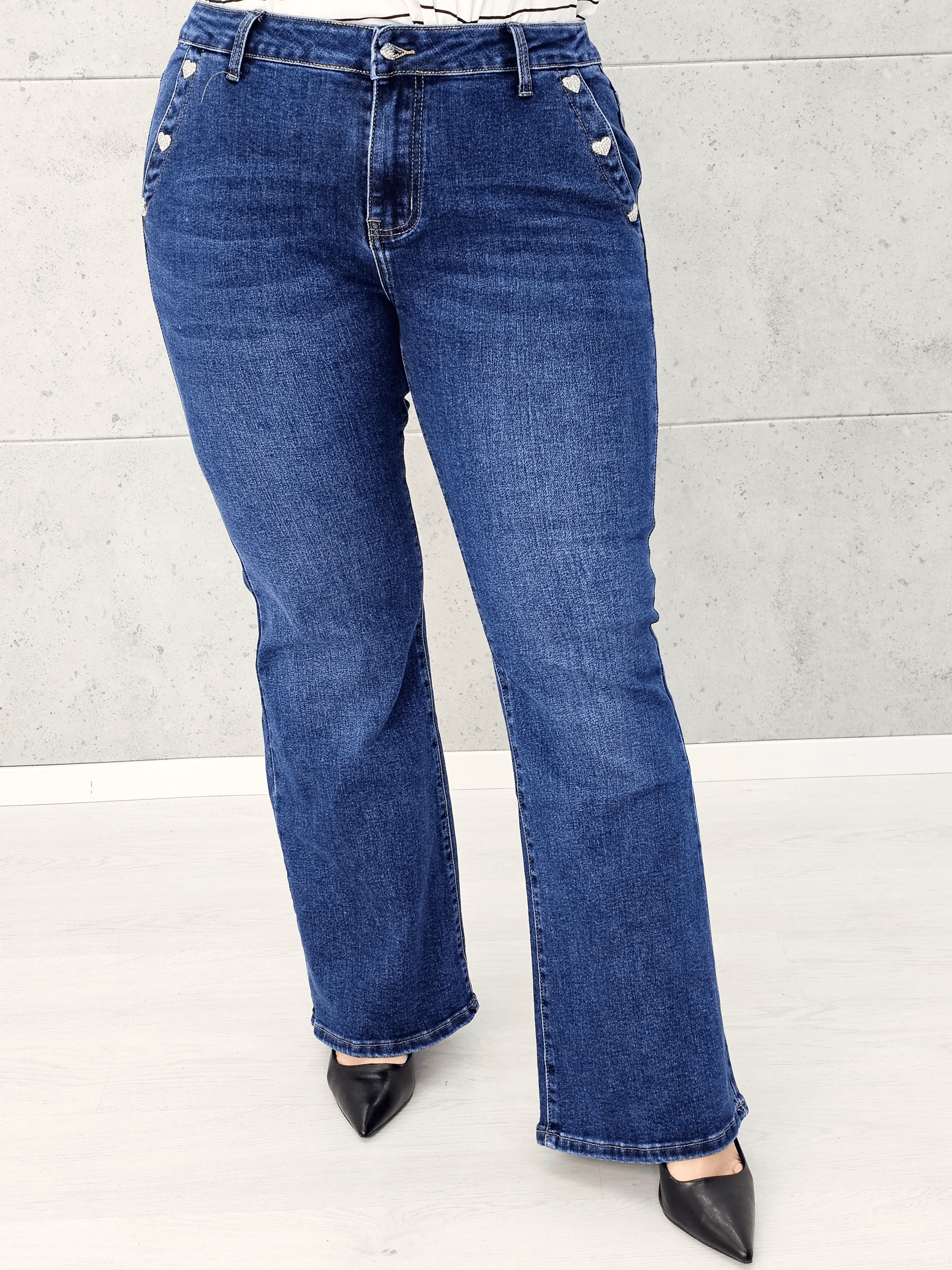 Spodnie jeansowe StylowaXL Bootcut – dzwony krój w modzie plus size Stylowa XL