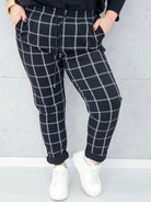 spodnie w kratkę czarne plus size Stylowa XL – xxxl
