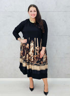 Czarna sukienka midi plus size z wzorem w konie – Stylowa XL