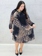 Sukienka midi plus size w panterkę z falbaną – Stylowa XL